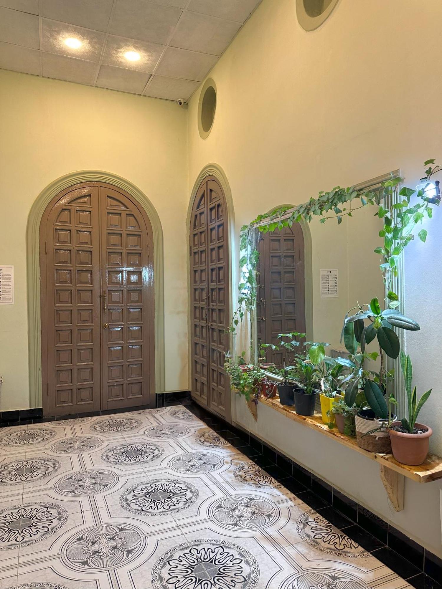 Flora Music & Art Hostel バクー エクステリア 写真